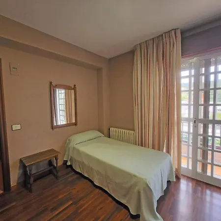 Otel Galaico 2*